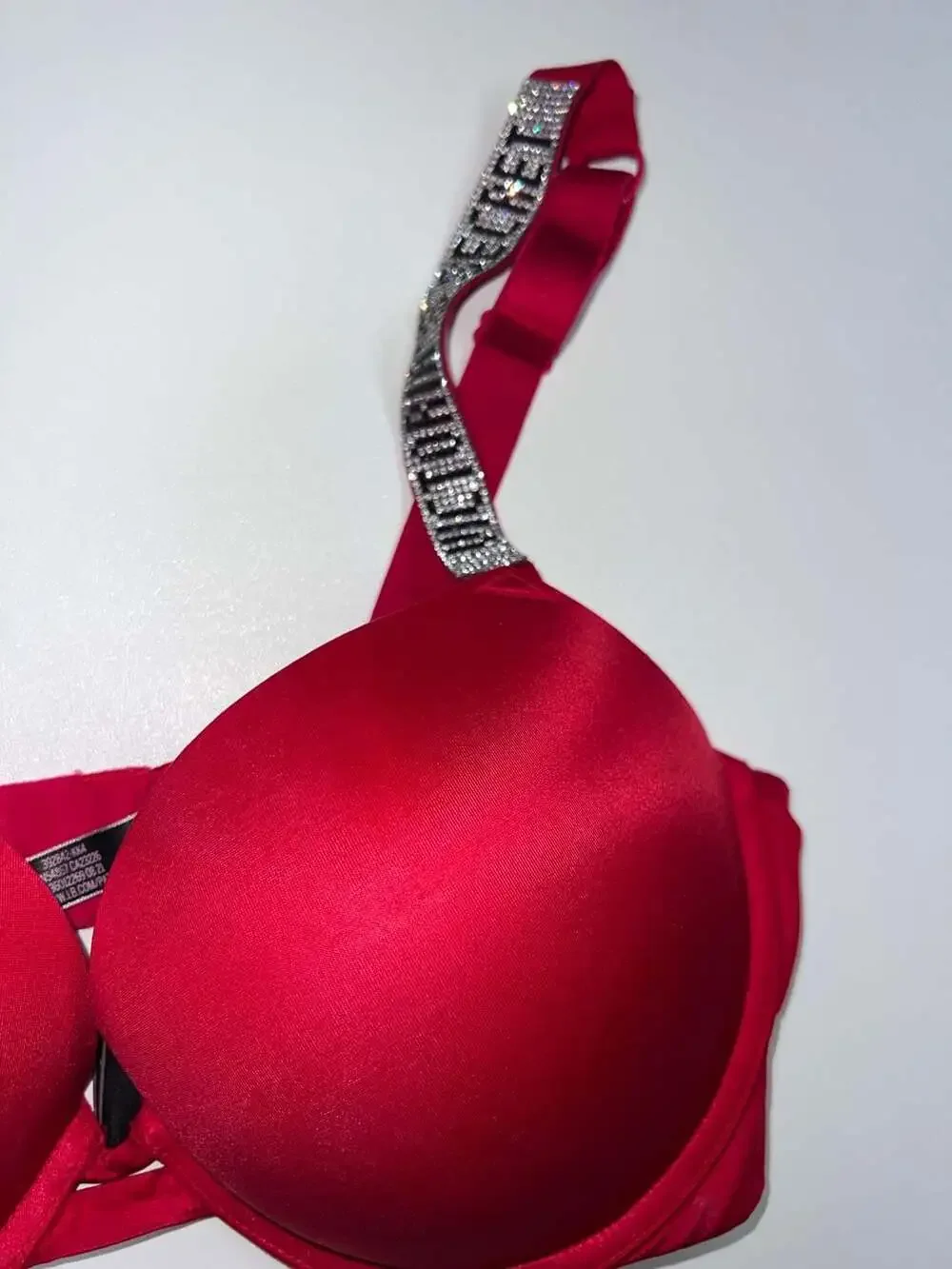 Victorias Secret Very Sexy Shine Strap Push Up Bra 38C Red Rhinestone Plunge